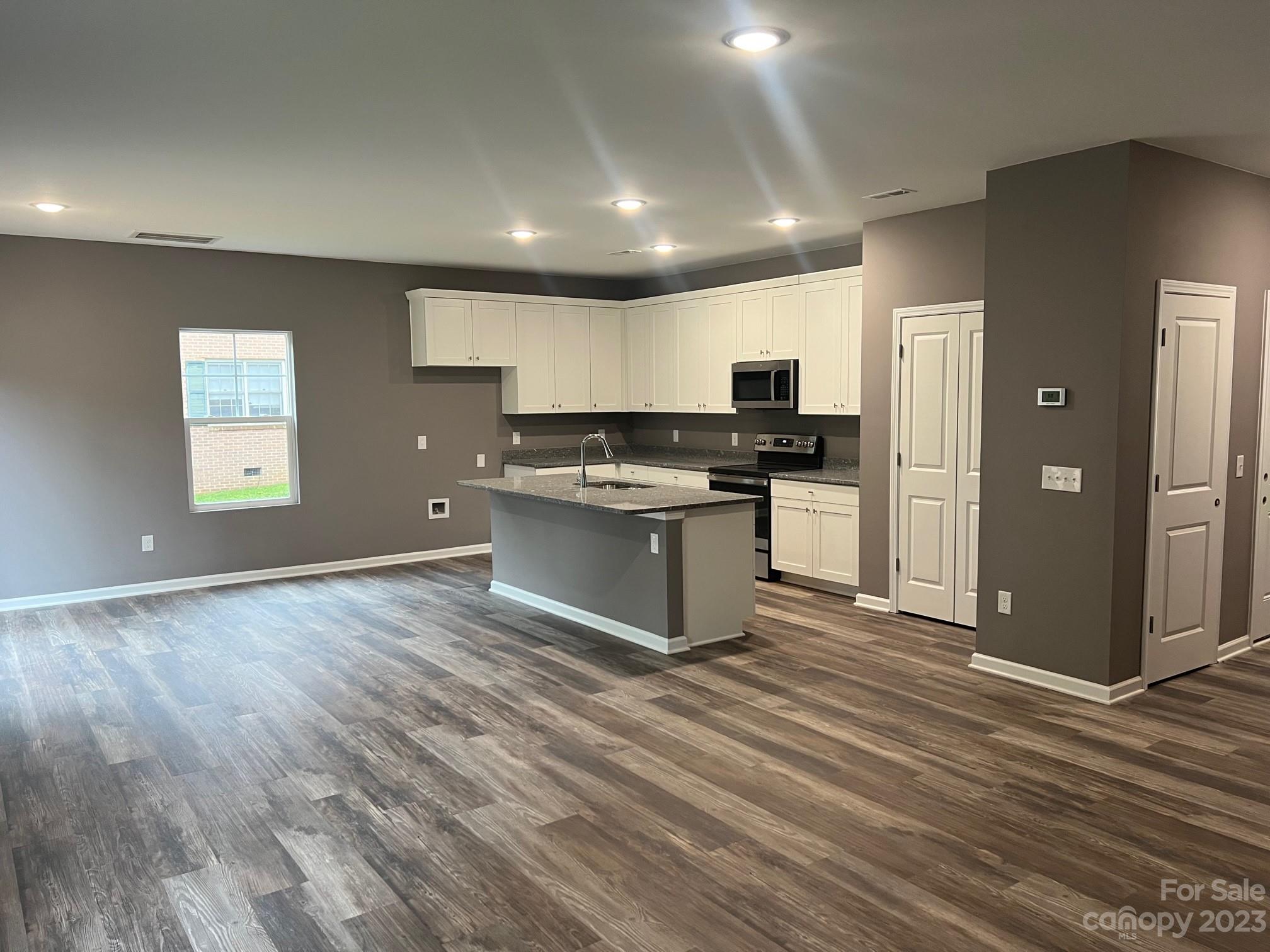 Photo 4 of 117 Edgewood Avenue