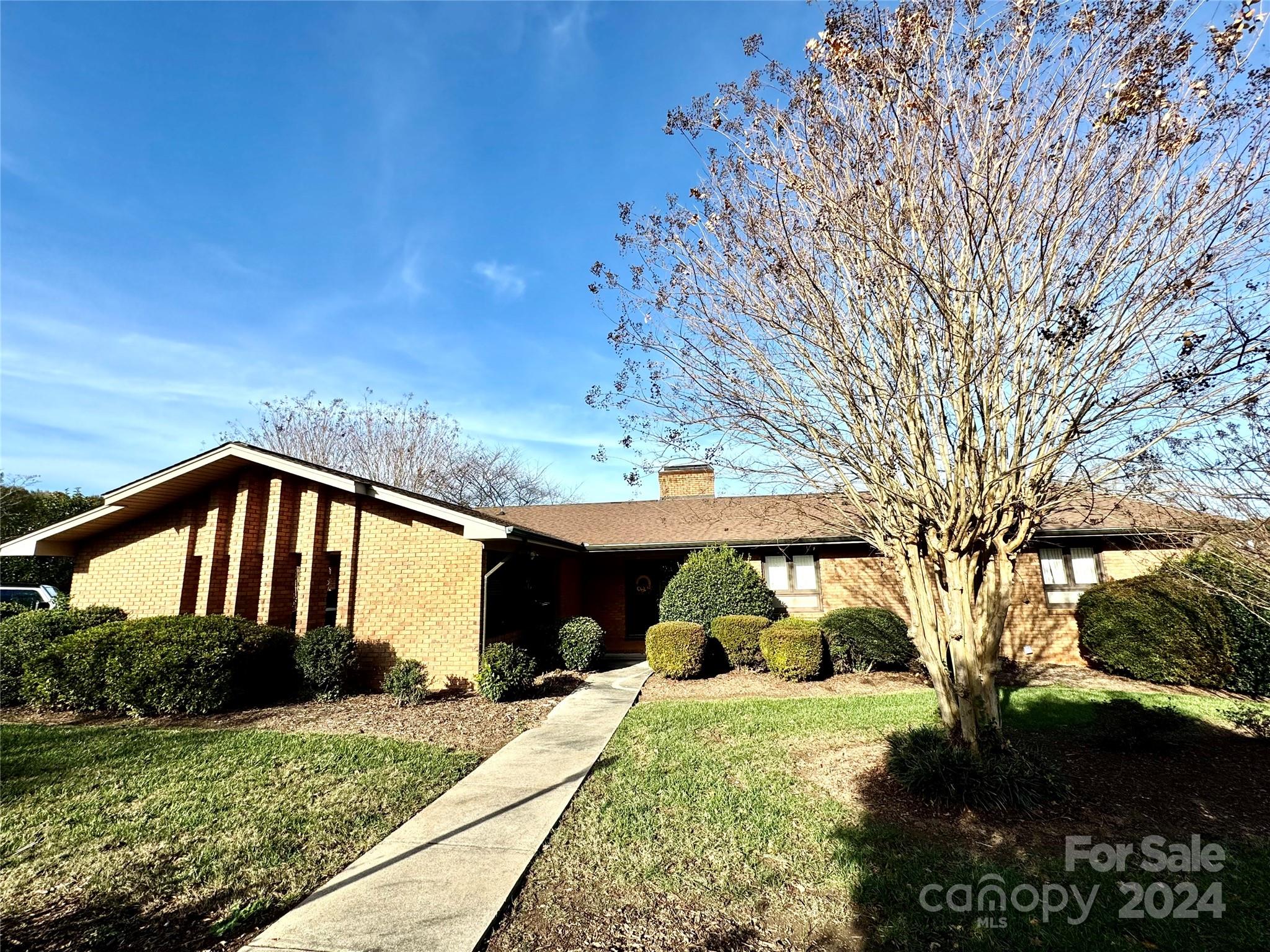 Photo 7 of 121 48th Avenue NE
