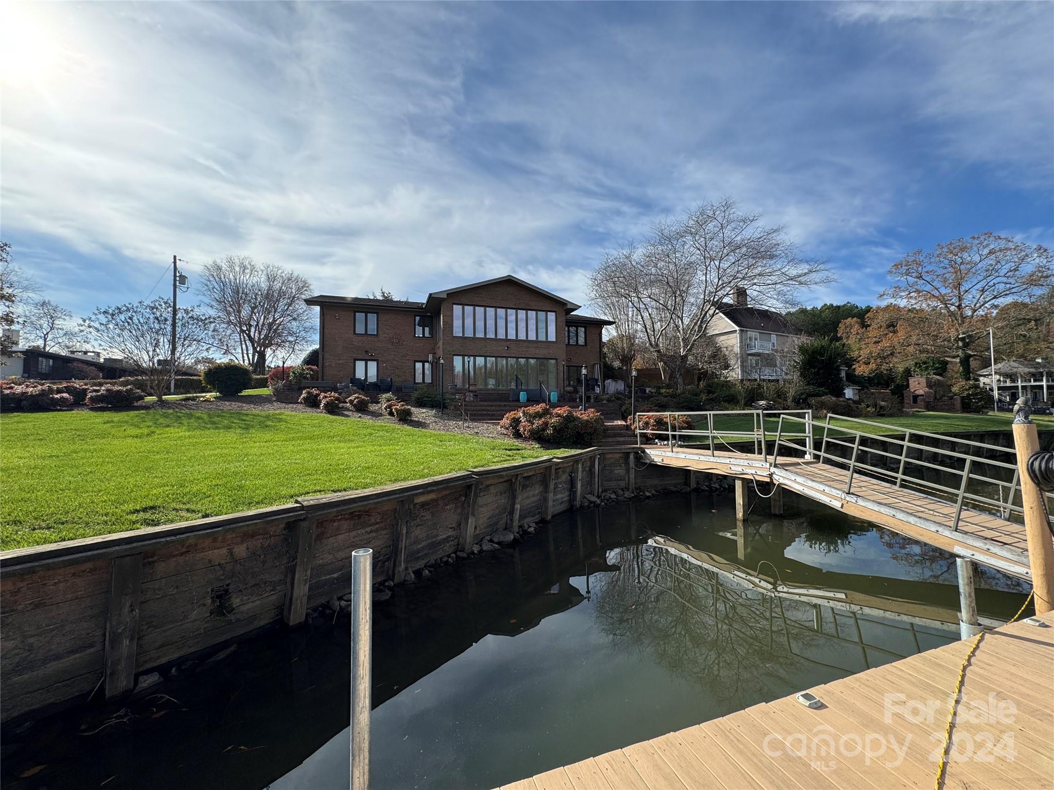 Photo 9 of 121 48th Avenue NE