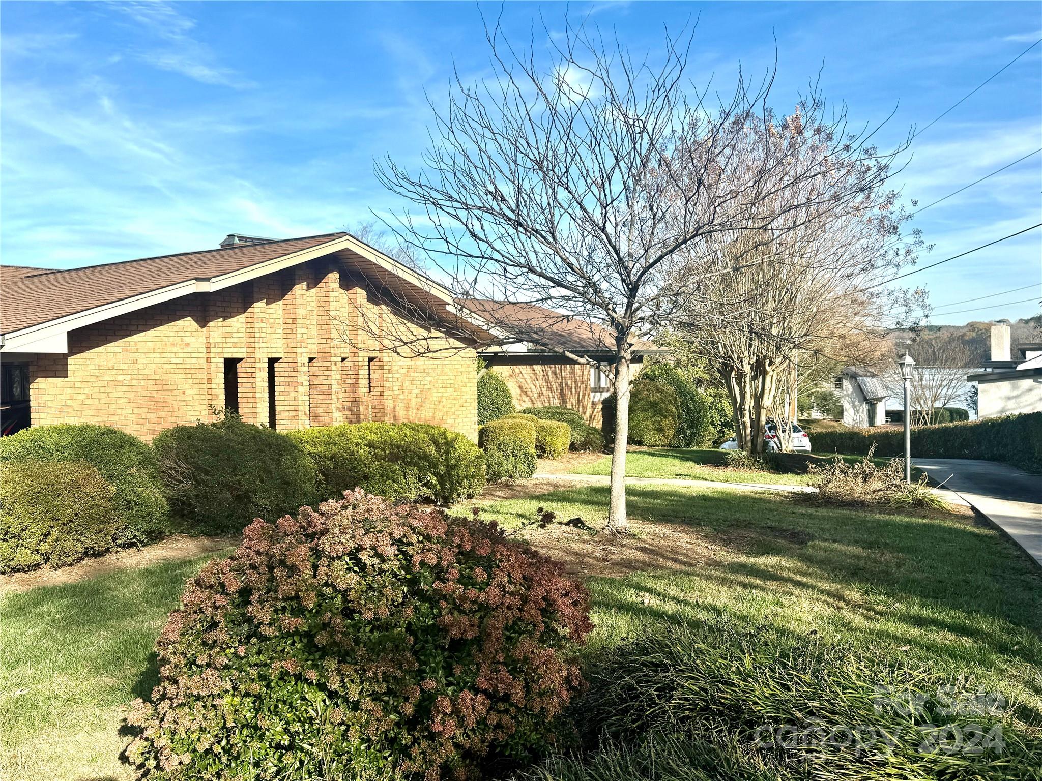 Photo 10 of 121 48th Avenue NE