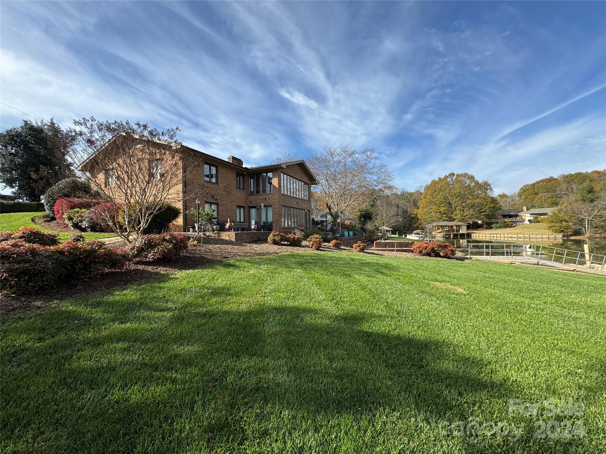 Photo 16 of 121 48th Avenue NE