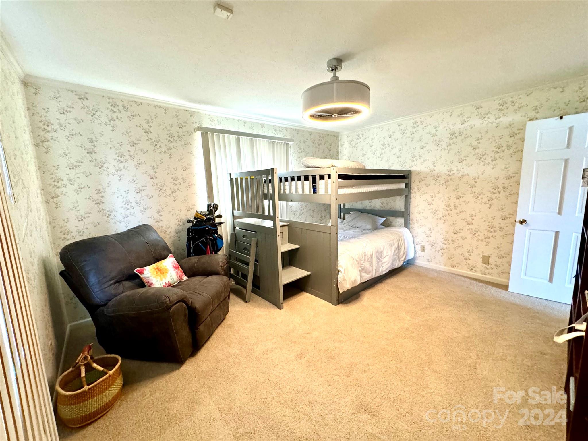 Photo 27 of 121 48th Avenue NE