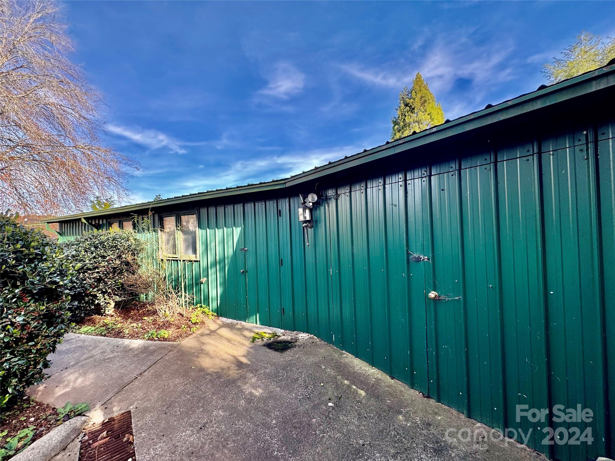Photo 39 of 121 48th Avenue NE