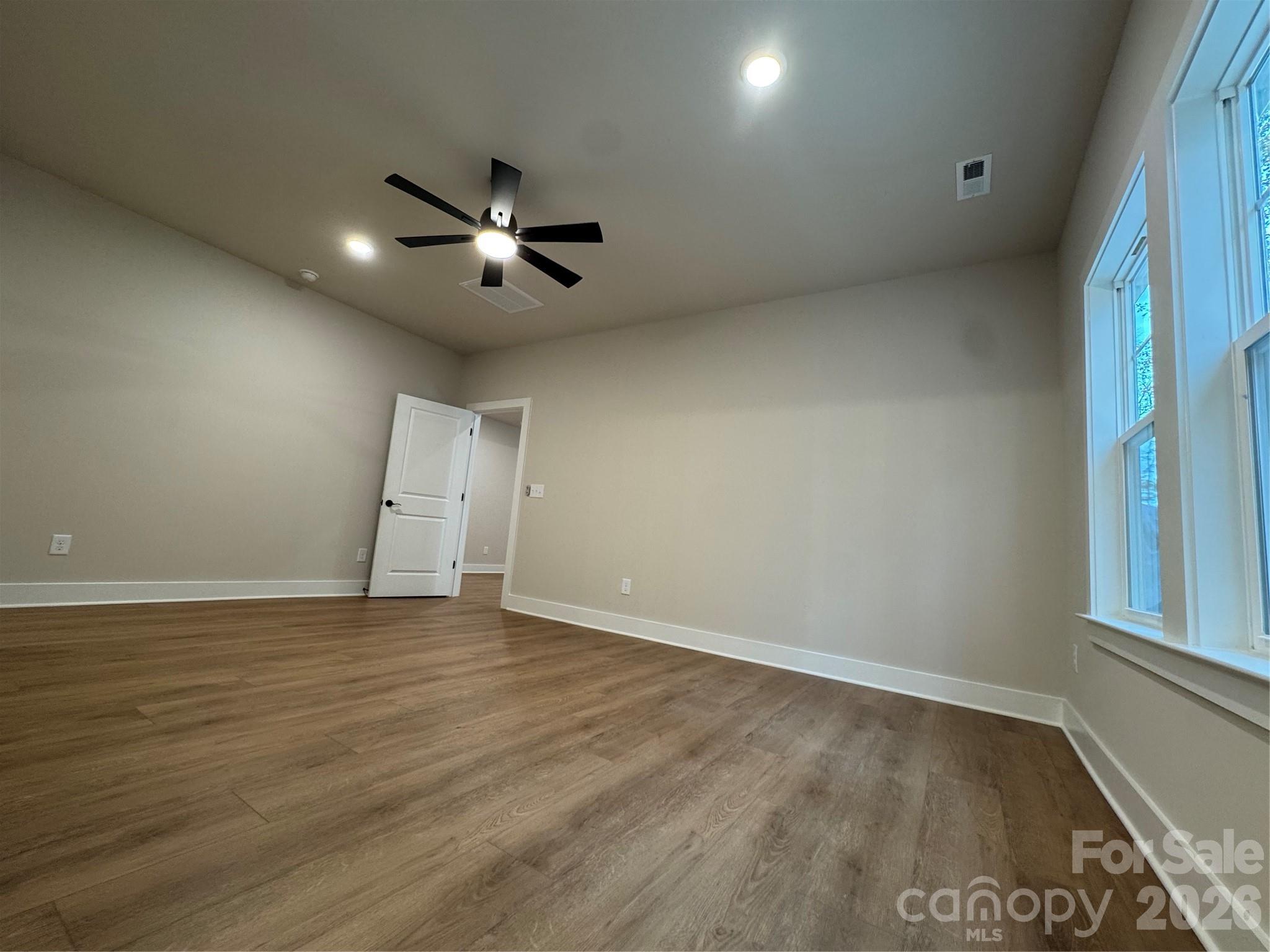 Photo 18 of 405 Scarlett Oak Court NE