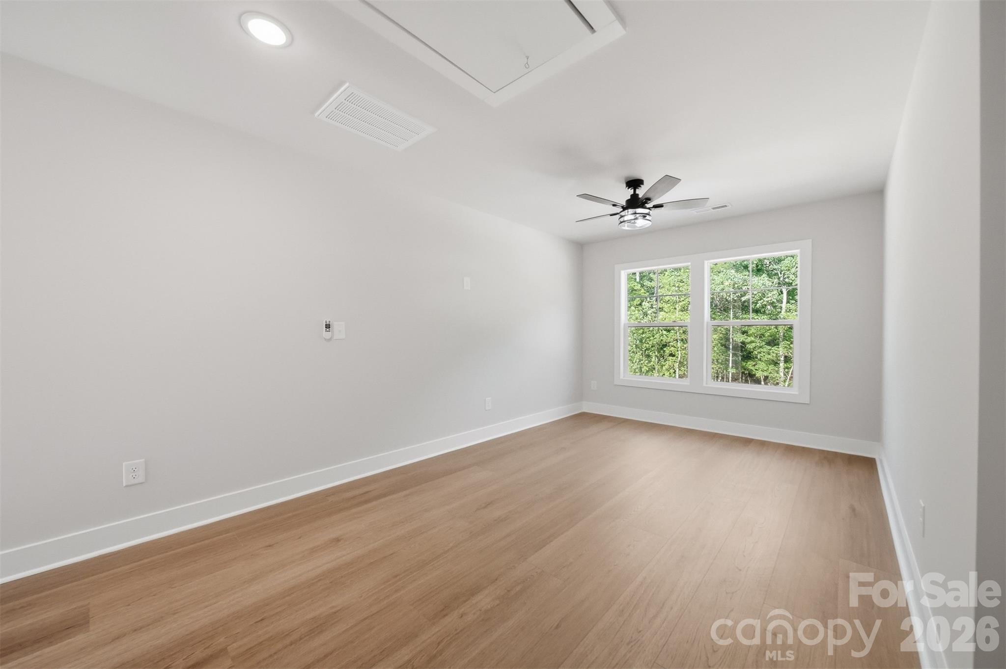 Photo 33 of 2434 Kimberly Avenue