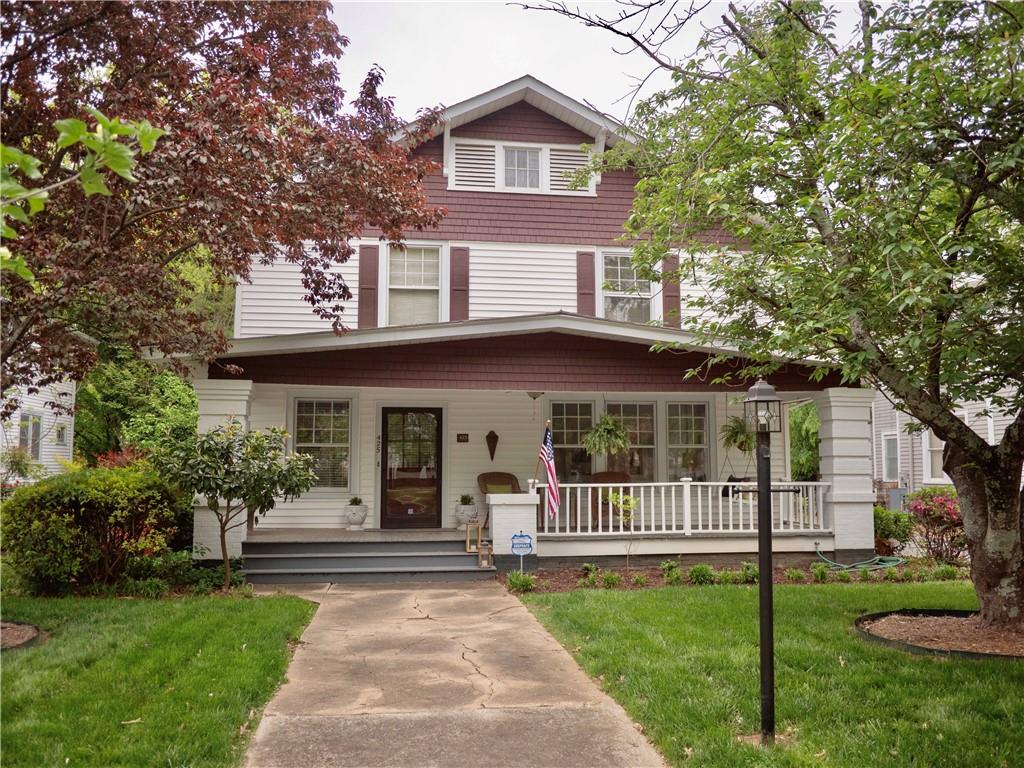425 Walnut Street, Statesville