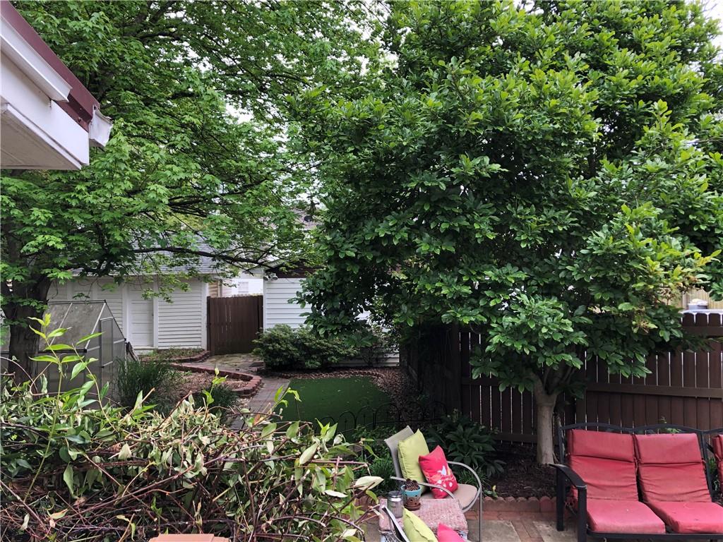 Photo 10 of 425 Walnut Street