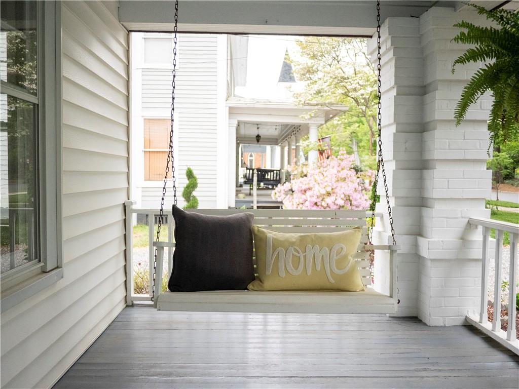 Photo 3 of 425 Walnut Street