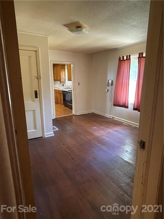 Photo 10 of 6743 Clyde Wehunt Road