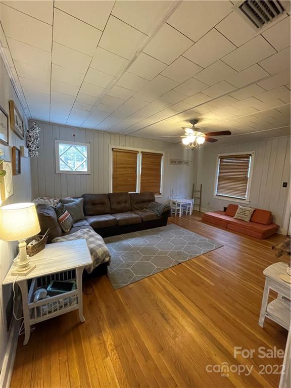 Photo 6 of 816 Bellview Avenue NE