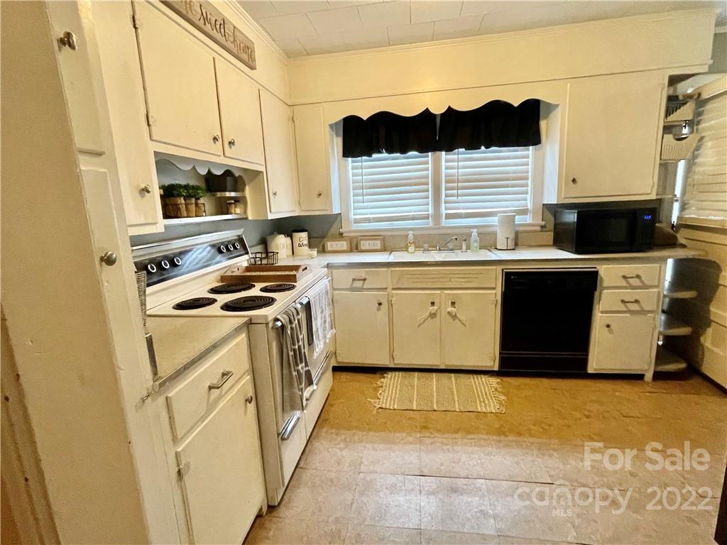 Photo 7 of 816 Bellview Avenue NE