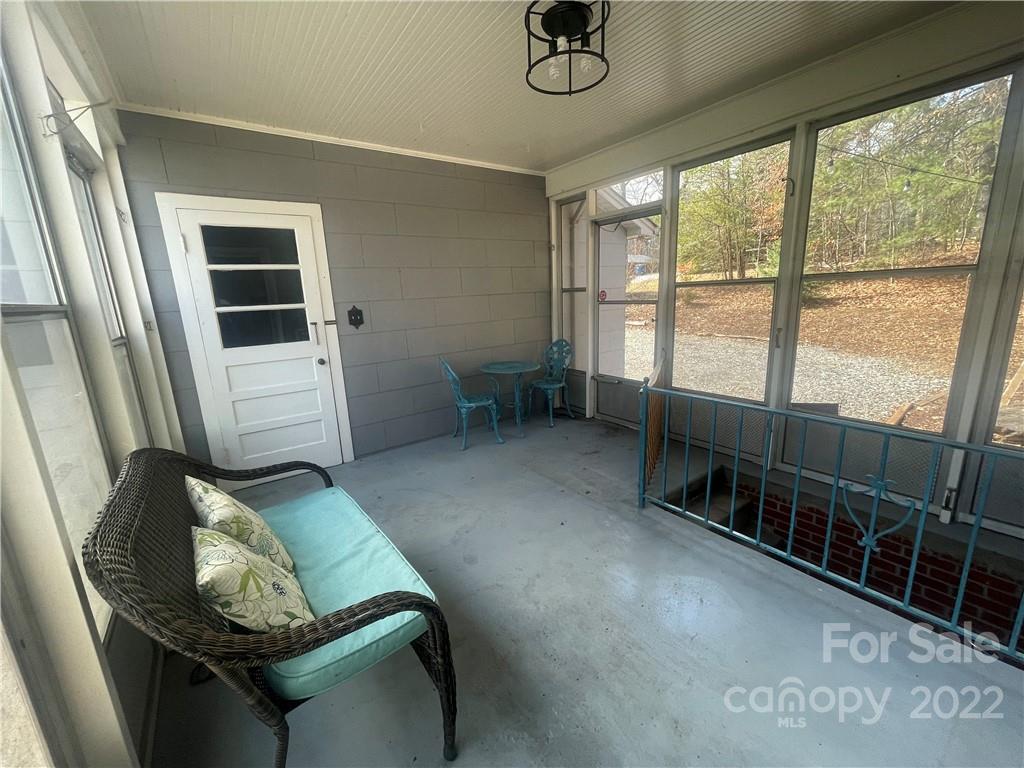 Photo 19 of 816 Bellview Avenue NE