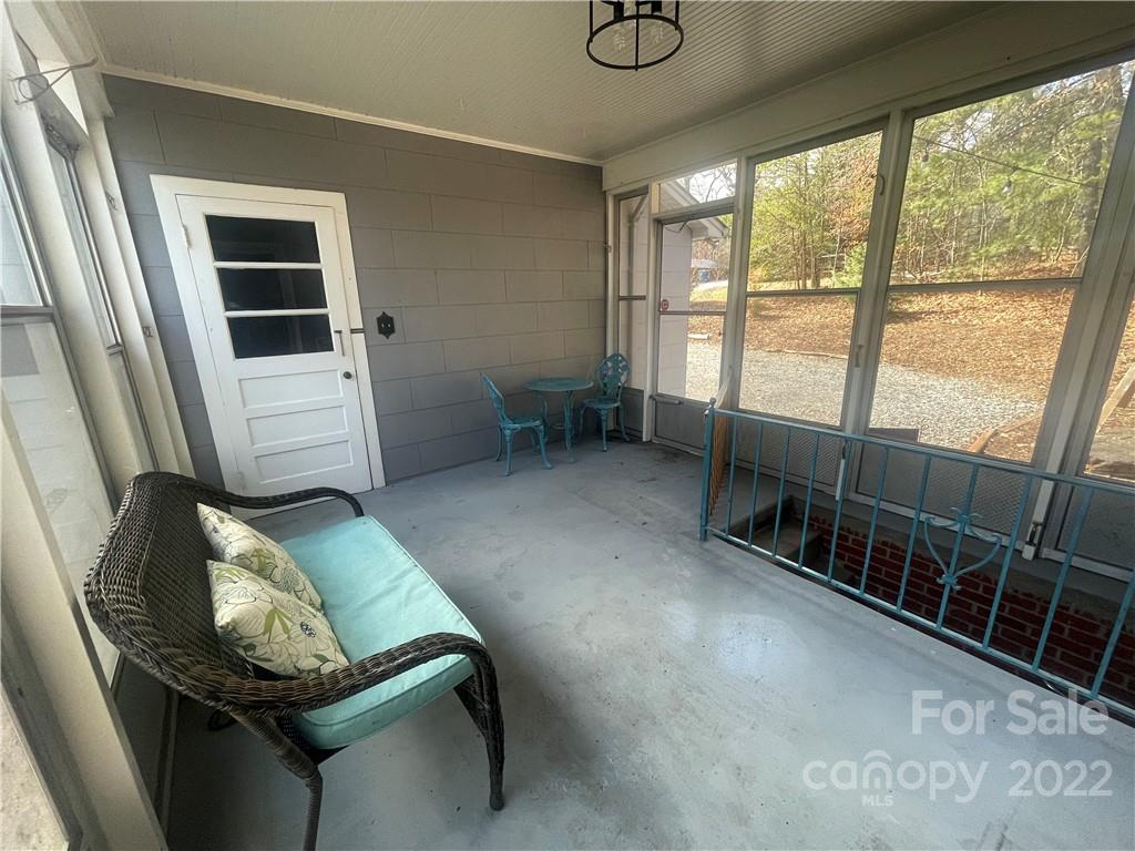Photo 20 of 816 Bellview Avenue NE
