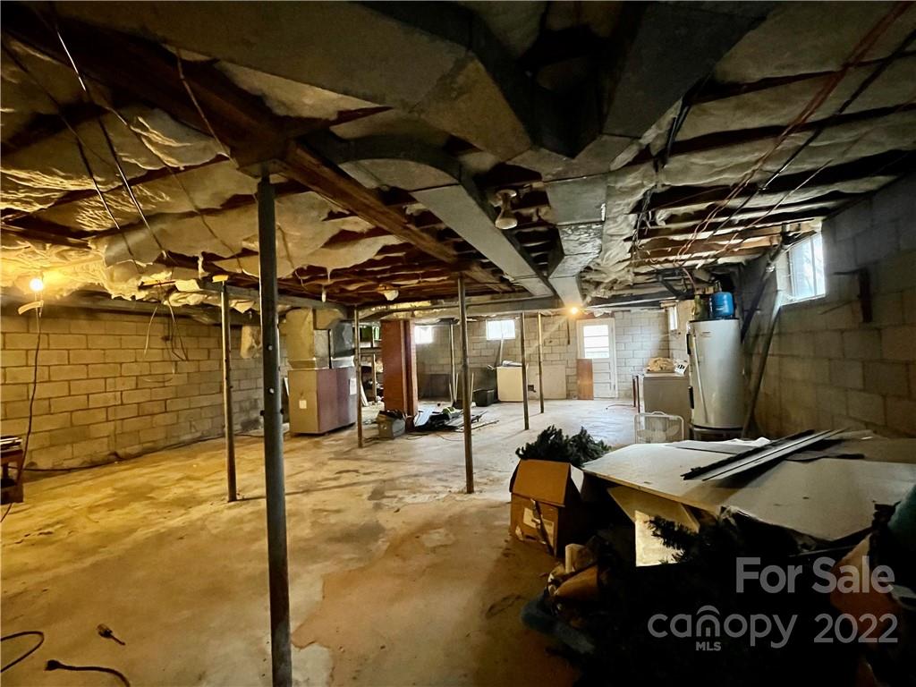 Photo 21 of 816 Bellview Avenue NE